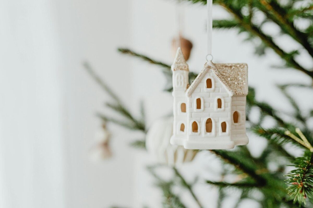 The Perfect 9ft Christmas Tree for Summertime